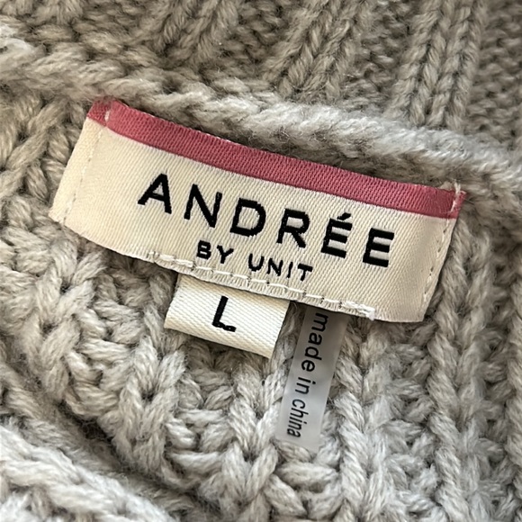 Andree by unit cold shoulder sweater gray size large - Picture 4 of 7
